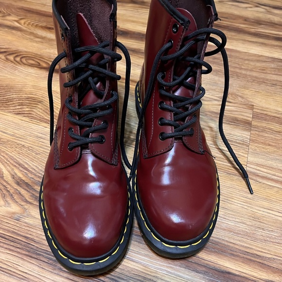 Dr. Martens Shoes - dr martens boots Unisex Men’s US 8M Women’s US 9L